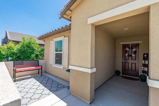 6883 E Woodward Avenue, Fresno, CA 93727