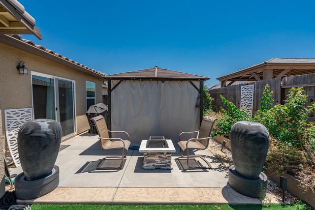 6883 E Woodward Avenue, Fresno, CA 93727