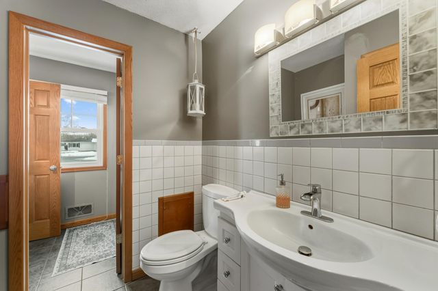 3330 68th Court E, Inver Grove Heights, MN 55076