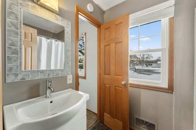 3330 68th Court E, Inver Grove Heights, MN 55076