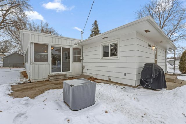 3330 68th Court E, Inver Grove Heights, MN 55076