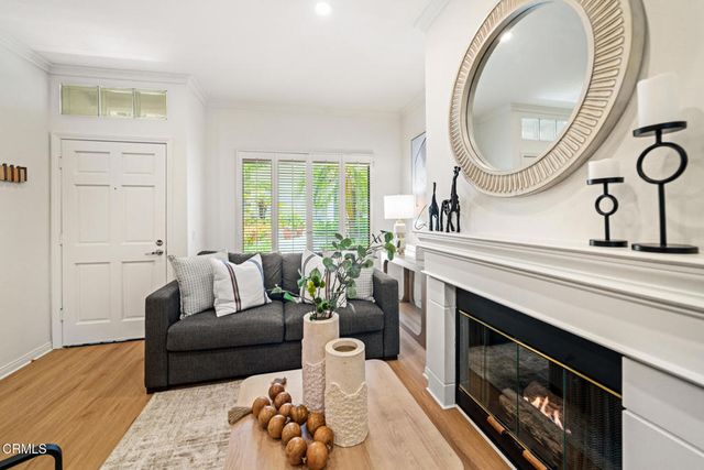 111 S Oak Knoll Avenue 107, Pasadena, CA 91101