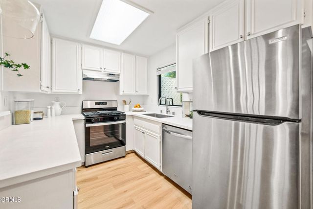111 S Oak Knoll Avenue 107, Pasadena, CA 91101