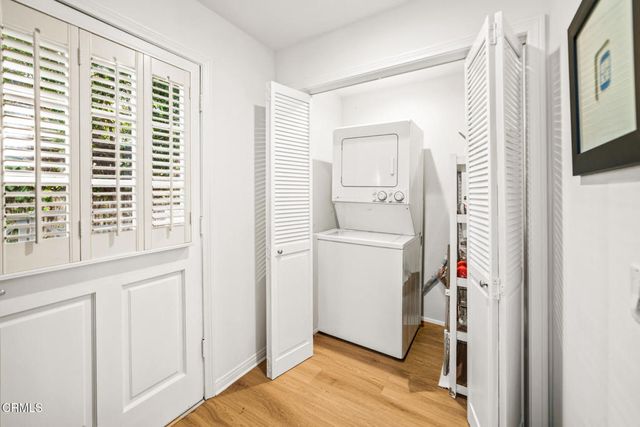 111 S Oak Knoll Avenue 107, Pasadena, CA 91101