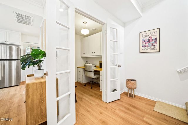 111 S Oak Knoll Avenue 107, Pasadena, CA 91101