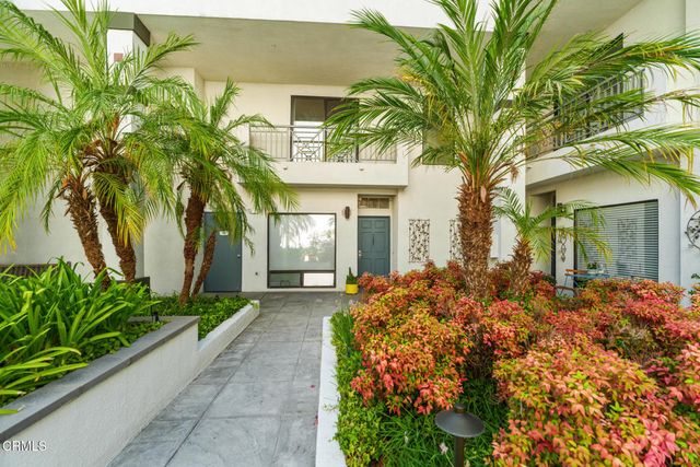 111 S Oak Knoll Avenue 107, Pasadena, CA 91101