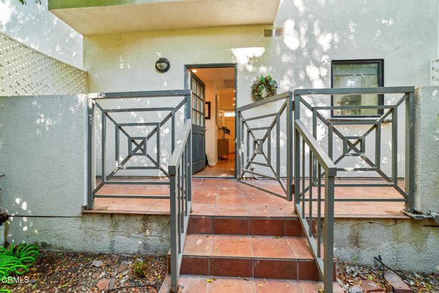 111 S Oak Knoll Avenue 107, Pasadena, CA 91101