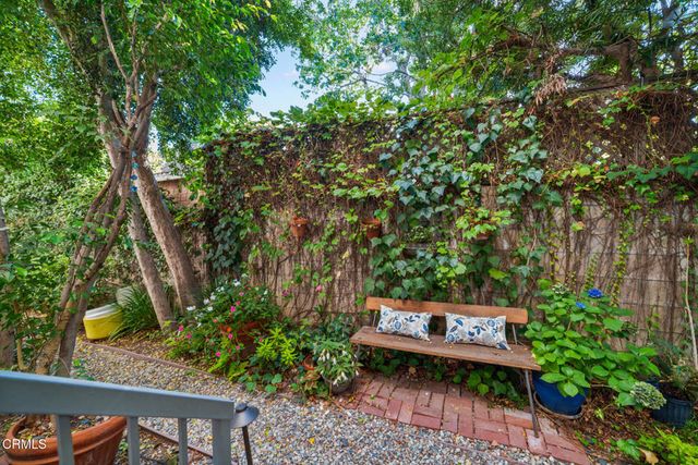 111 S Oak Knoll Avenue 107, Pasadena, CA 91101