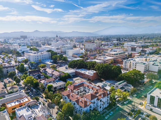 111 S Oak Knoll Avenue 107, Pasadena, CA 91101