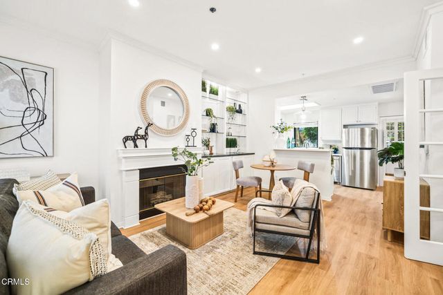 111 S Oak Knoll Avenue 107, Pasadena, CA 91101
