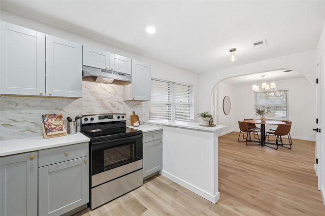 816 Green Cove Lane, Dallas, TX 75232