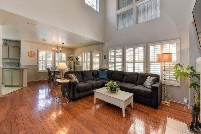 919 Blue Rapids Dr, Folsom, CA 95630