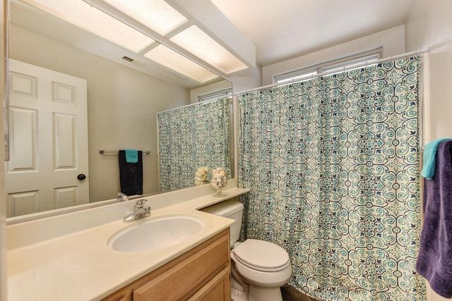 919 Blue Rapids Dr, Folsom, CA 95630
