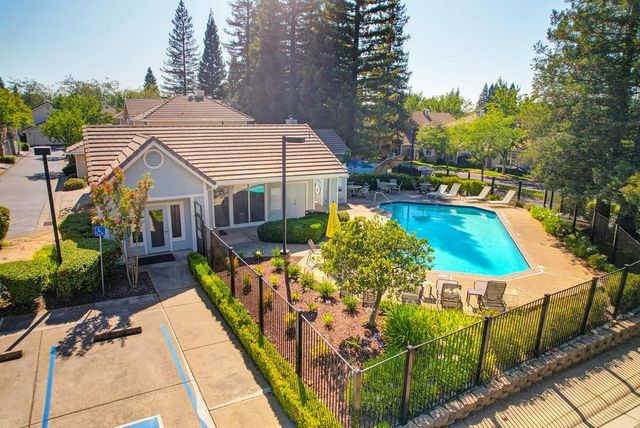 919 Blue Rapids Dr, Folsom, CA 95630