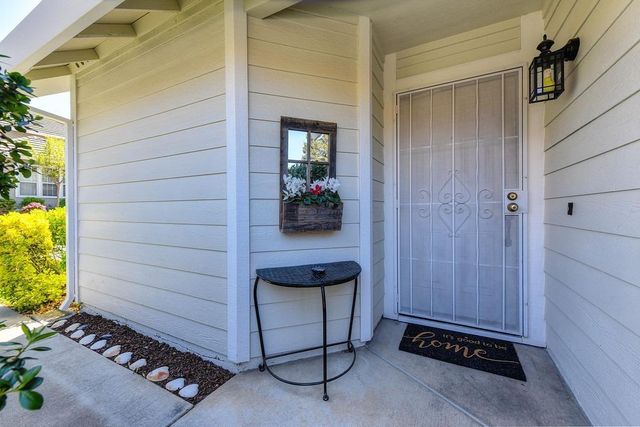 919 Blue Rapids Dr, Folsom, CA 95630