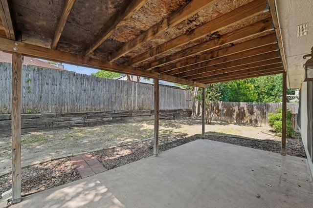 1010 Barkridge Drive, Mckinney, TX 75069