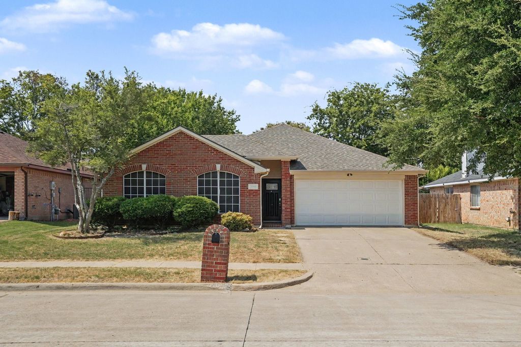 1010 Barkridge Drive, Mckinney, TX 75069
