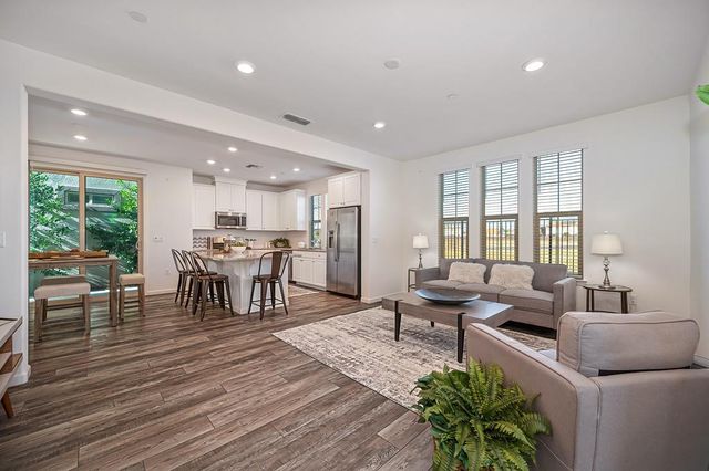 9299 Mystic Lake Aly, Sacramento, CA 95829