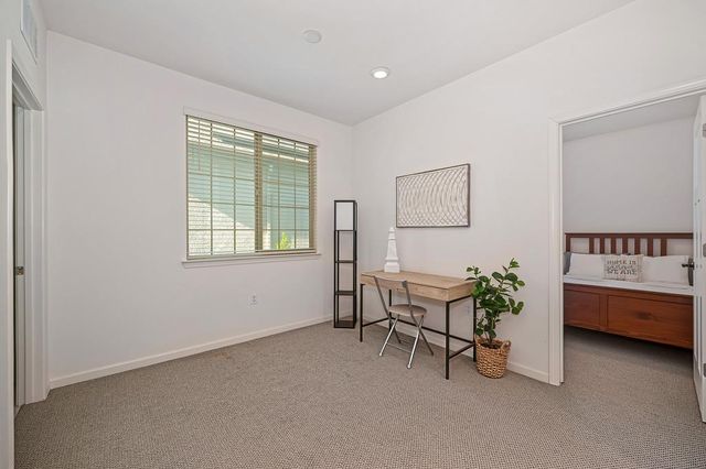 9299 Mystic Lake Aly, Sacramento, CA 95829