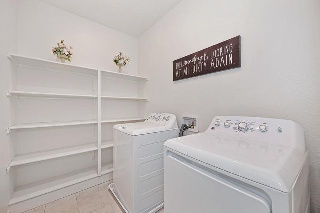 9299 Mystic Lake Aly, Sacramento, CA 95829