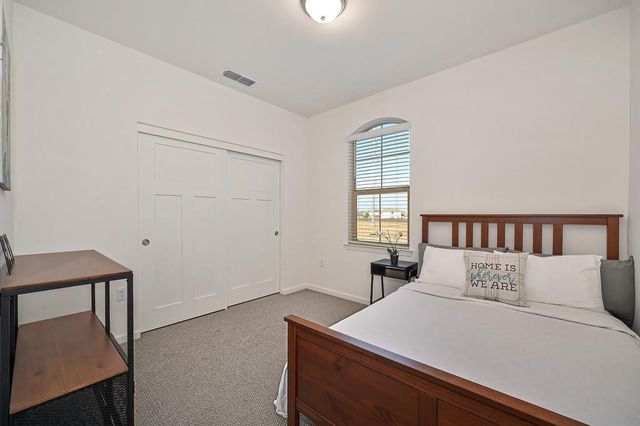 9299 Mystic Lake Aly, Sacramento, CA 95829