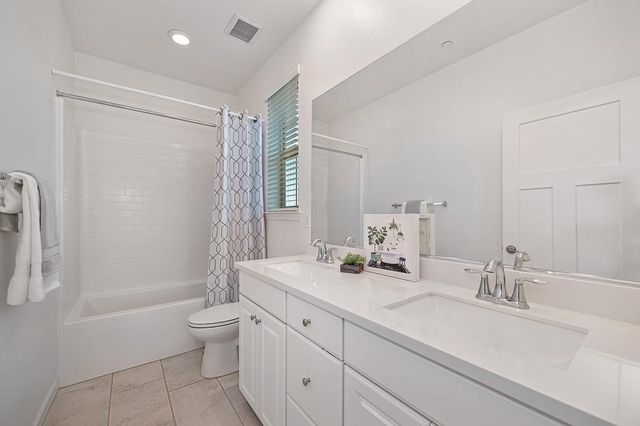 9299 Mystic Lake Aly, Sacramento, CA 95829