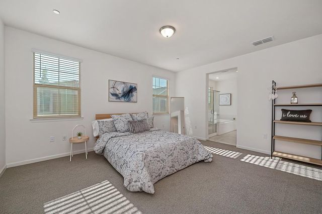 9299 Mystic Lake Aly, Sacramento, CA 95829