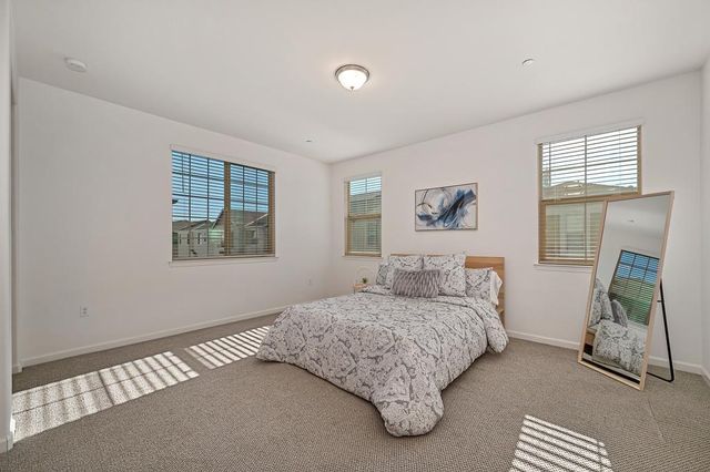 9299 Mystic Lake Aly, Sacramento, CA 95829