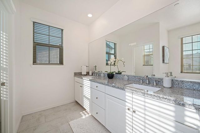 9299 Mystic Lake Aly, Sacramento, CA 95829