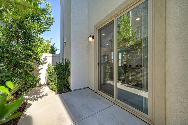 9299 Mystic Lake Aly, Sacramento, CA 95829