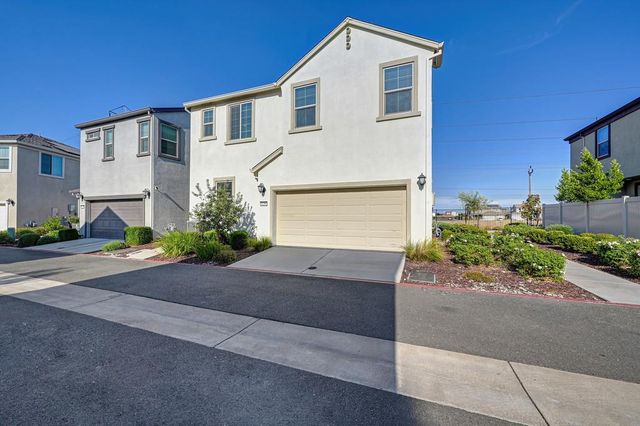 9299 Mystic Lake Aly, Sacramento, CA 95829