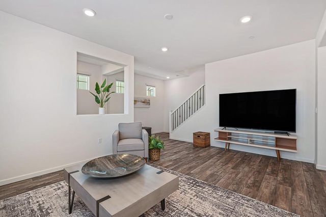 9299 Mystic Lake Aly, Sacramento, CA 95829