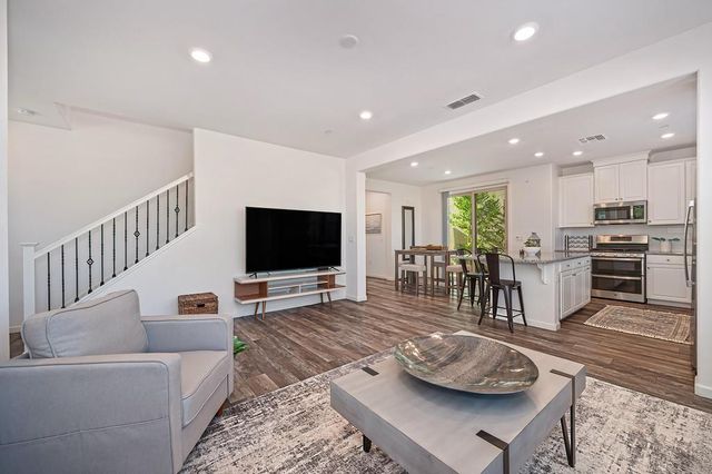 9299 Mystic Lake Aly, Sacramento, CA 95829