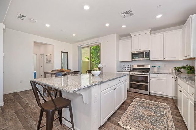 9299 Mystic Lake Aly, Sacramento, CA 95829