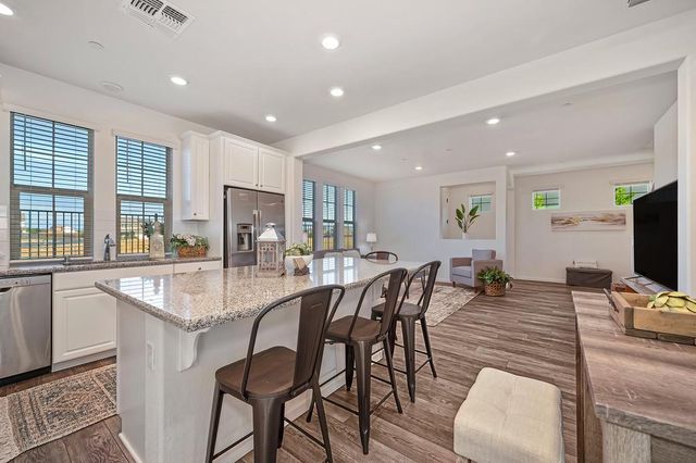 9299 Mystic Lake Aly, Sacramento, CA 95829