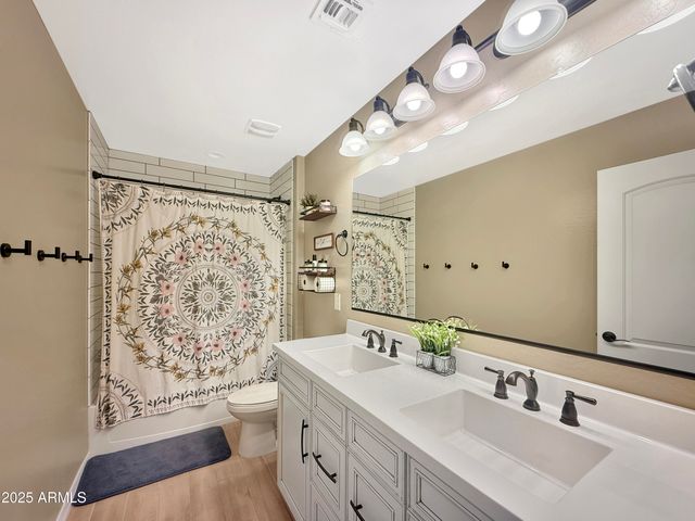 18902 W CLINTON Street, Surprise, AZ 85388