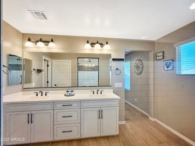 18902 W CLINTON Street, Surprise, AZ 85388