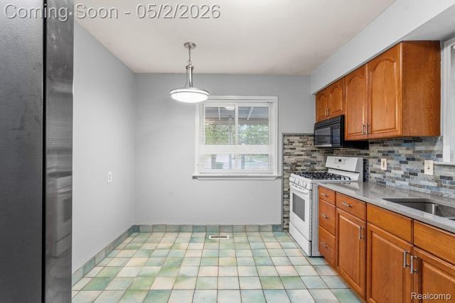 323 N Campbell Road, Royal Oak, MI 48067