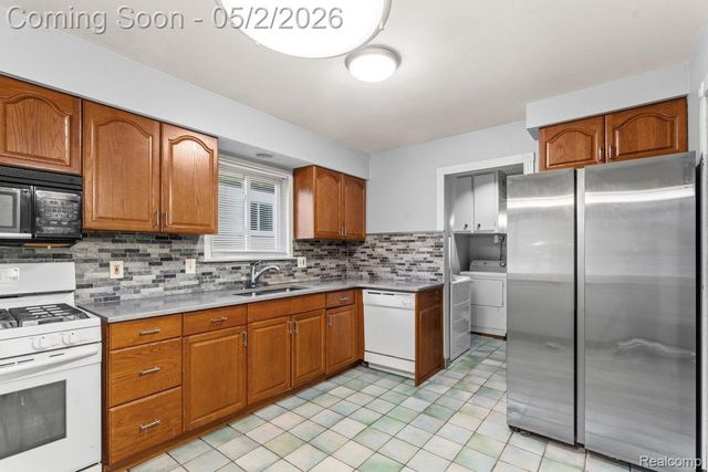 323 N Campbell Road, Royal Oak, MI 48067