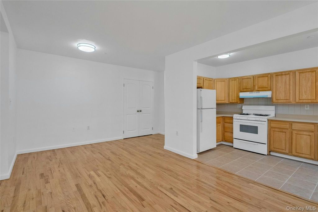 2023 Belmont Avenue 5A, Bronx, NY 10457 — photo 4
