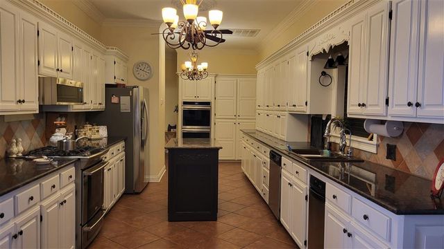 6900 Shadow Lane, Lake Charles, LA 70605