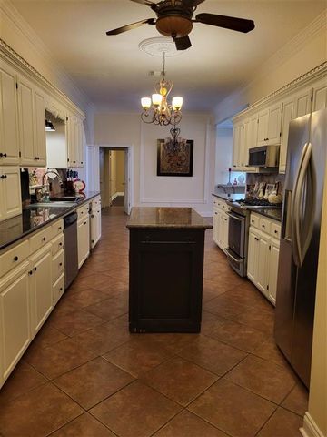 6900 Shadow Lane, Lake Charles, LA 70605