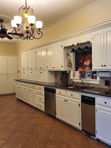 6900 Shadow Lane, Lake Charles, LA 70605