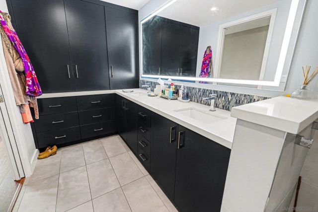 1205 Pacific Hwy 2906, San Diego, CA 92101