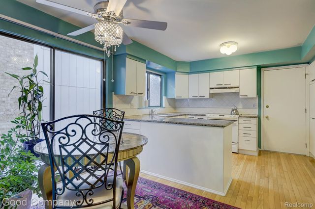 7105 Pebble Park Drive, West Bloomfield Charter Township, MI 48322