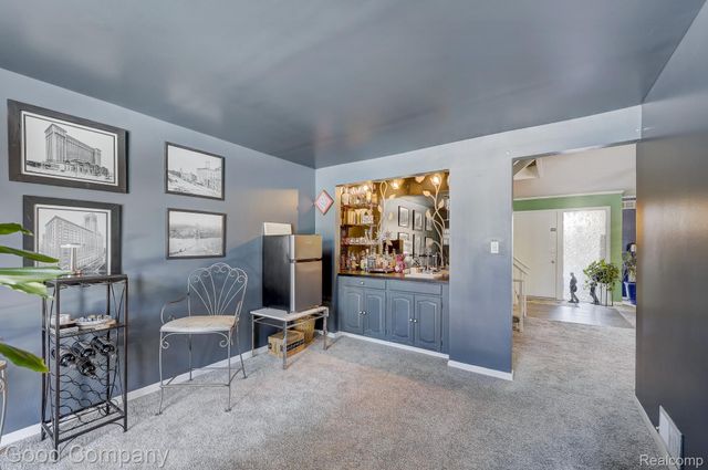 7105 Pebble Park Drive, West Bloomfield Charter Township, MI 48322