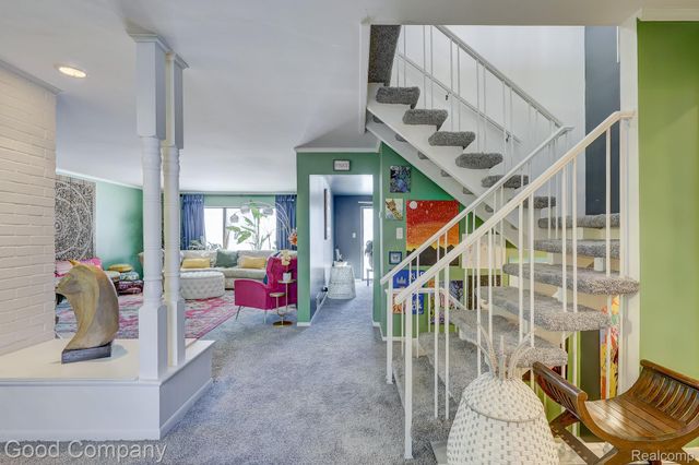 7105 Pebble Park Drive, West Bloomfield Charter Township, MI 48322