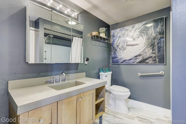 7105 Pebble Park Drive, West Bloomfield Charter Township, MI 48322