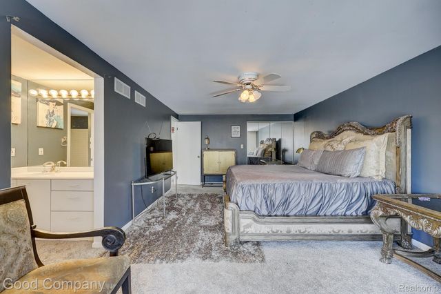 7105 Pebble Park Drive, West Bloomfield Charter Township, MI 48322