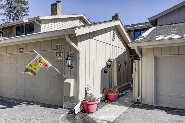 7105 Pebble Park Drive, West Bloomfield Charter Township, MI 48322